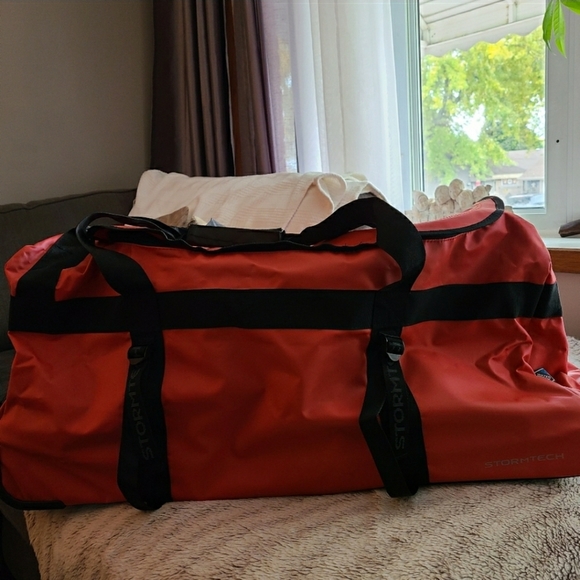 Holiday Shopping? NWT and NWOT Items Available! - Picture 5 of 16